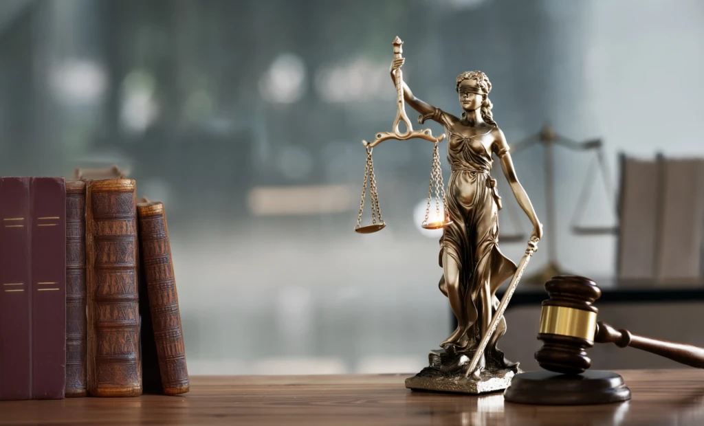 statue-of-lady-justice-with-scales-of-justice-and-2024-12-07-02-53-27-utc